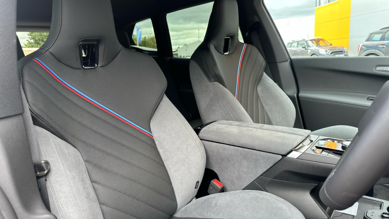 BMW iX 300kW xDrive45 Sport 101kWh 5dr Auto Electric Estate